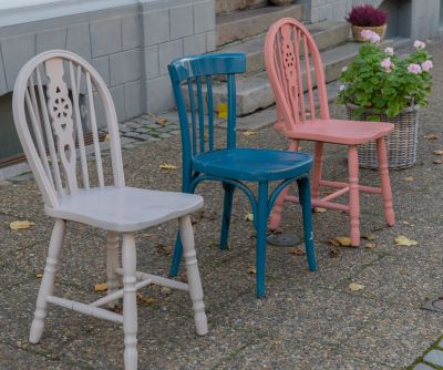 Local Patio Furniture Painting pros at work